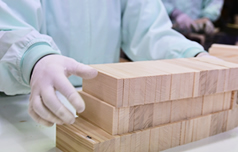 製造工程はオートメーションで合理化しつつ人の目による管理と両輪で