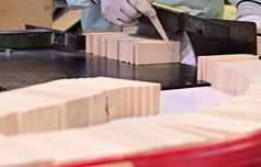 製造工程はオートメーションで合理化しつつ人の目による管理と両輪で